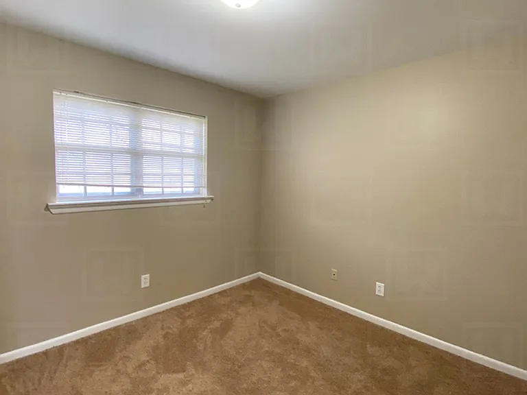 Club View Apartments — Photo 18