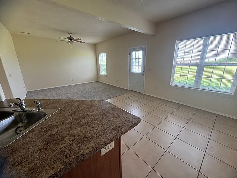 1103 N Missouri Dr — Photo 7