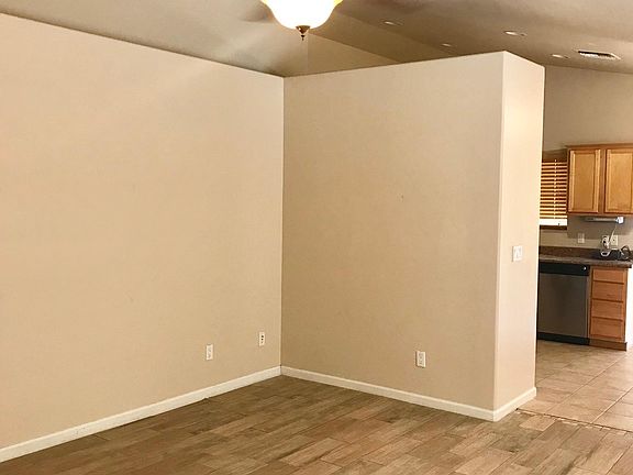 5th image of 2119 N Sweetwater Dr