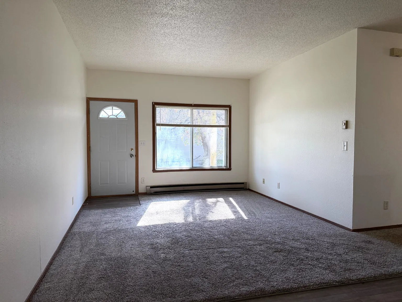 3 bed, 1.0 bath, $1,450 — Photo 2