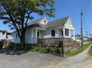 1 Private Rd, Highlands, NJ 07732