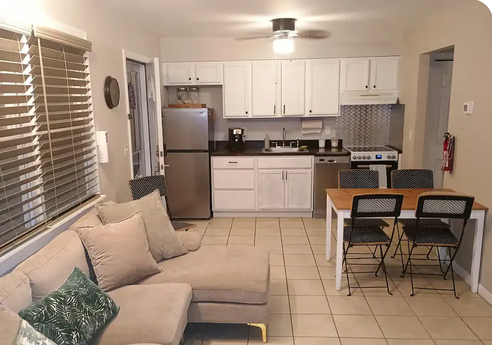 1804 Grand Central Ave — Photo 2