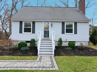 30 Millwood Dr, Shrewsbury, MA 01545