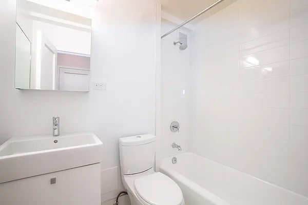 Rented by Stonehenge NYC LLC | media 8