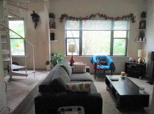 3252 N Lakewood Ave #2B, Chicago, IL 60657