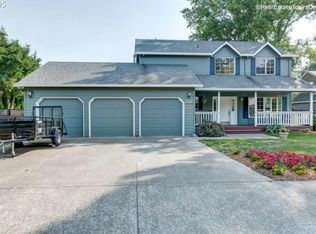 898 NE Eaglenest Ct, Hillsboro, OR