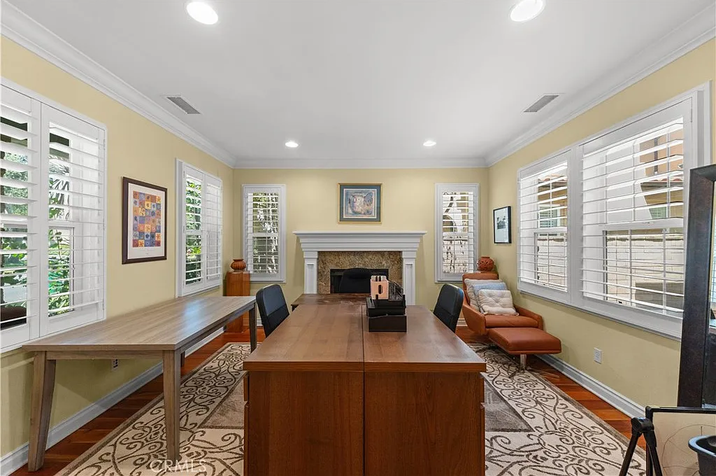 4 bed, 4.5 bath, 3549 sqft, $7,800 — Photo 3