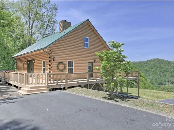 552 Tango Ln, Waynesville, NC 28786