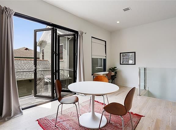 5th image of 921 Race St #A