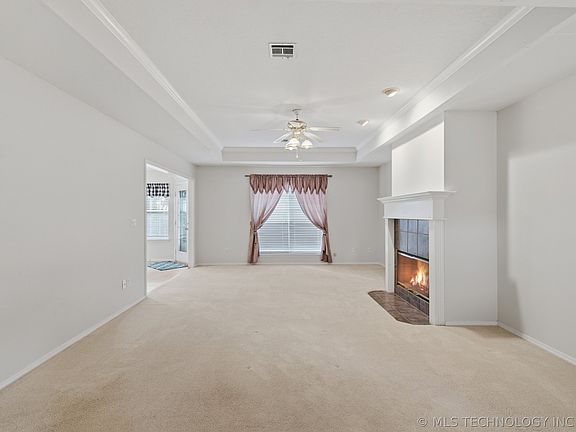4th image of 505 N Sweet Gum Ave
