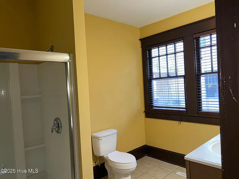 409 Biltmore St — Photo 7
