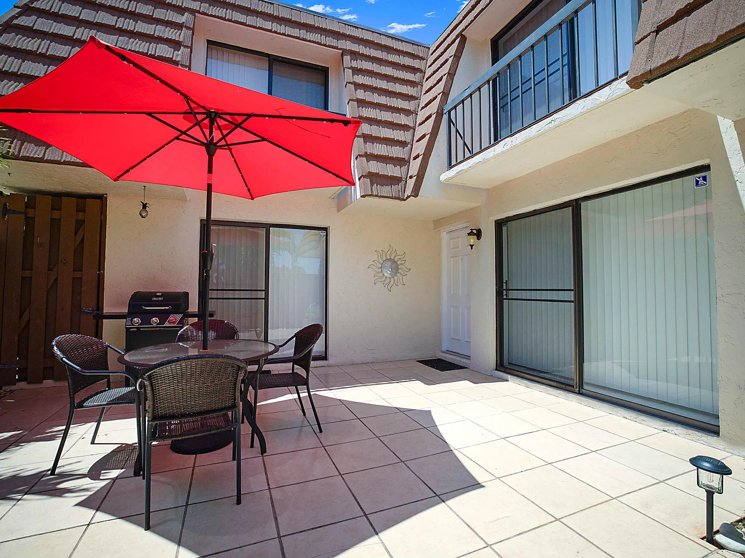 2 bed, 2.5 bath, 1470 sqft, $5,000 — Photo 3