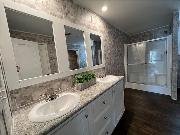 5th image of 10255 Nikolich Ave