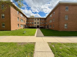 4817 Hull St APT 3A, Skokie, IL 60077