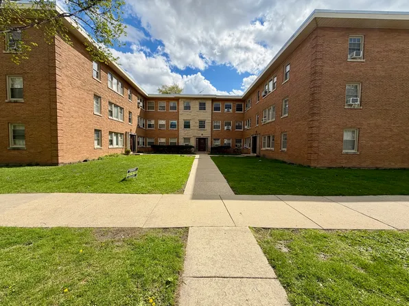 4817 Hull St APT 3A, Skokie, IL 60077