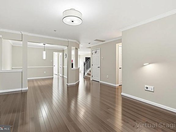 2nd image of 505 Waterford Ct