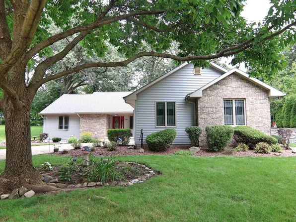 3321 Essex Dr, Janesville, WI 53546