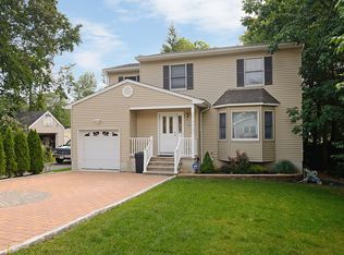 2 Jefferson Ave, Lake Hiawatha, NJ 07034
