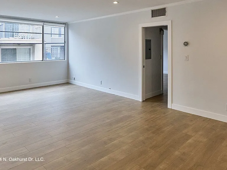 324 N Oakhurst Dr — Photo 6