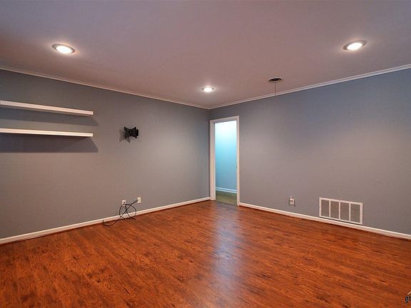 4th image of 1427 Westfield St