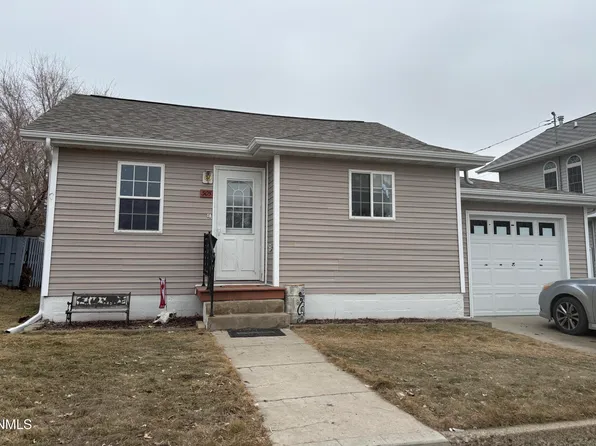 305 West Broadway, Williston, ND 58801