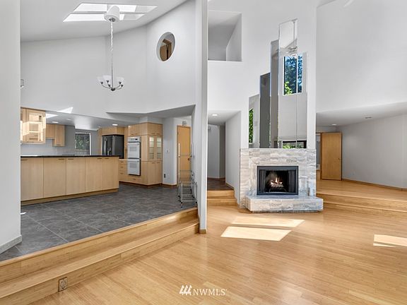 5th image of 3627 140th Ave NE