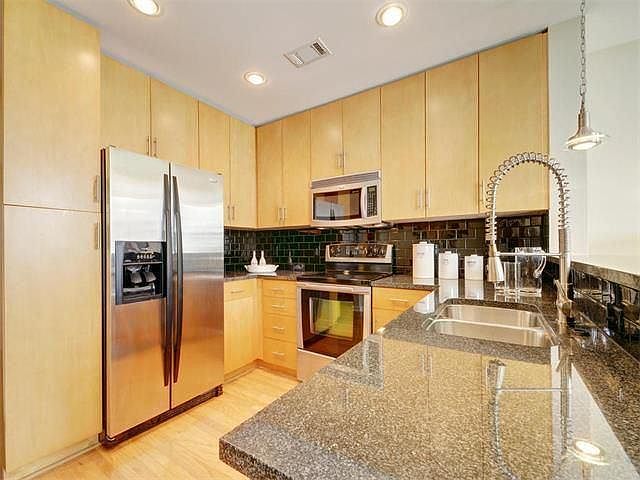 1st image of 2258 W Carson St