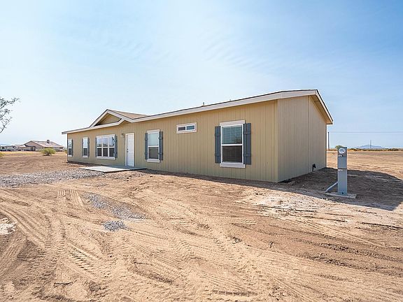 3rd image of 10715 W Equestrian Dr