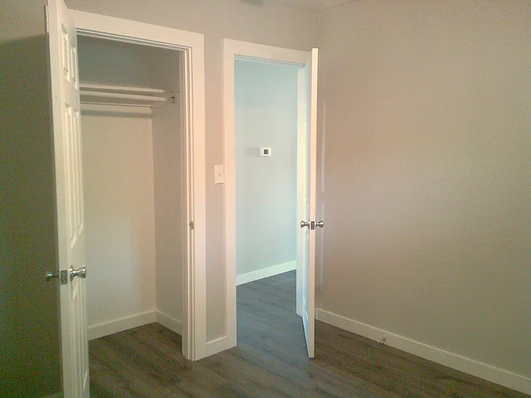 1603 W 22nd Ter — Photo 10