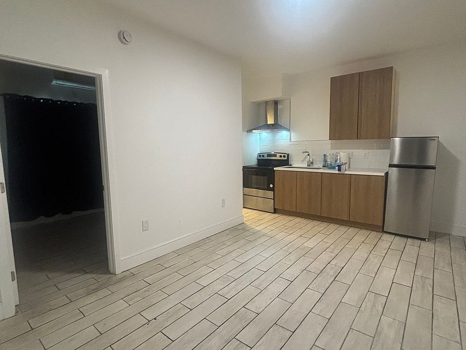 1st image of 2176 W Venice Blvd #17