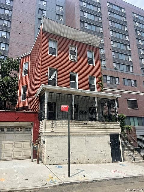 1st image of 1897 Longfellow Avenue