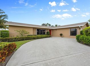 102 Chapel Ln, Tequesta, FL 33469