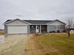 49081 County Road 43 Blvd, Pine Island, MN 55963
