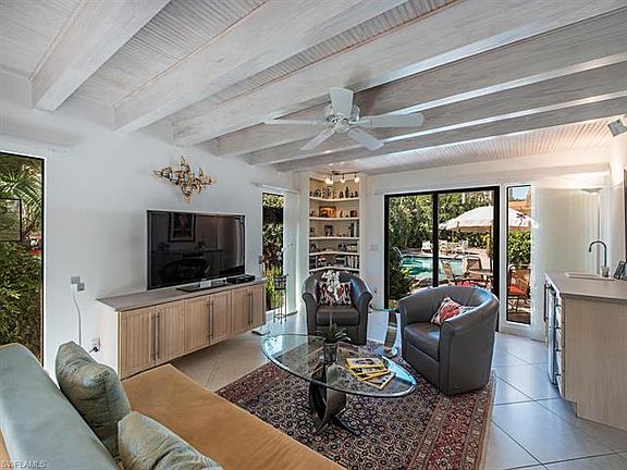 4th image of 6810 Pelican Bay Blvd