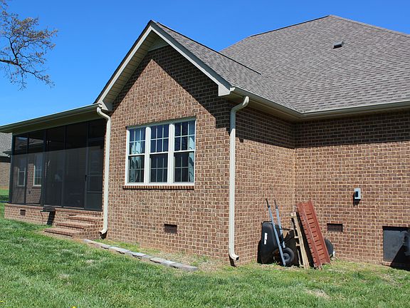 2nd image of 412 Cascade Dr