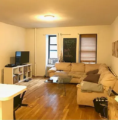 Rented by Dynamik Realty | media 10