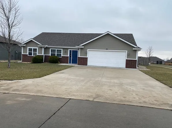 1041 Laussac Dr, Manhattan, KS 66503