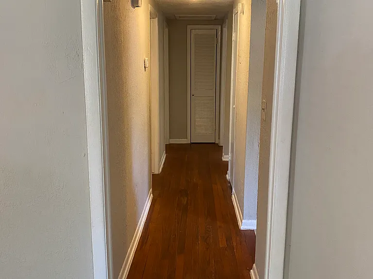 1523 W 29th St — Photo 12
