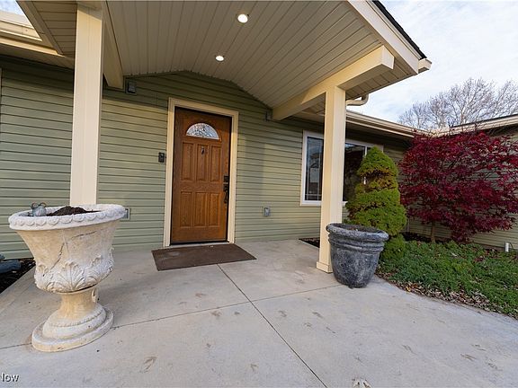 3rd image of 1725 Crock Dr