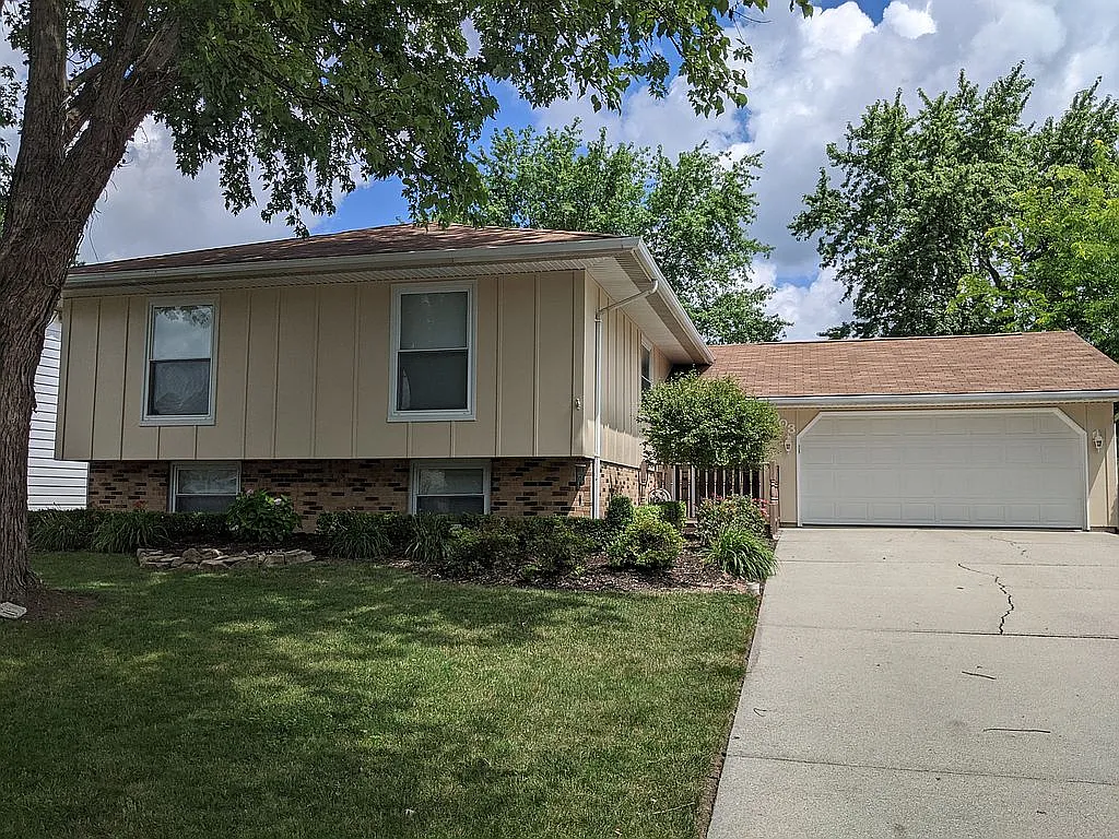 903 Kensington Ln photo 1