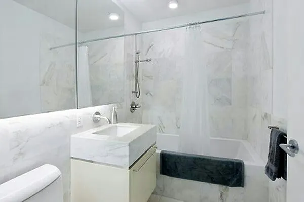 Rented by Kingstone Realty Inc | media 9