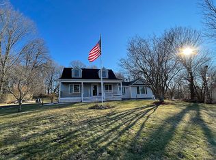 6 Hillside Pl, Carmel, NY 10512