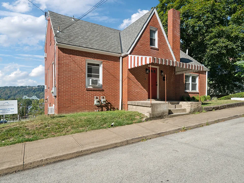 612 Hopkins St #2