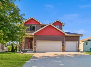 1014 NW Reinhart Dr, Ankeny, IA 50023