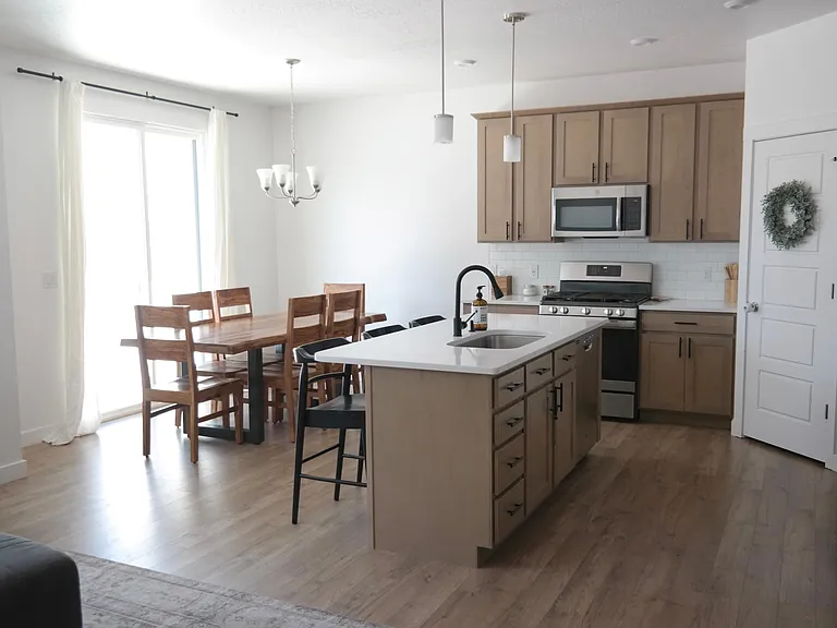 1088 S Lilac Way — Photo 10