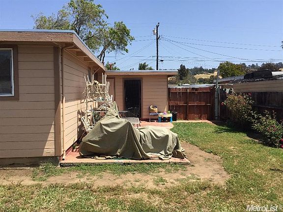 5th image of 24923 Thomas Ave