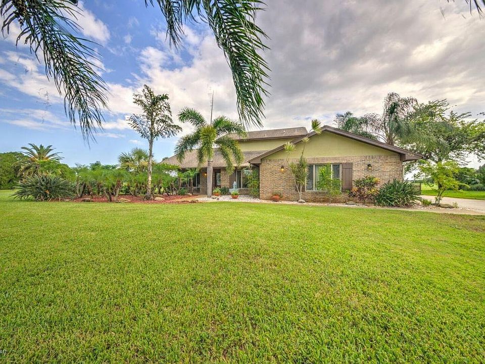 1st image of 535 Pauma Valley Ct