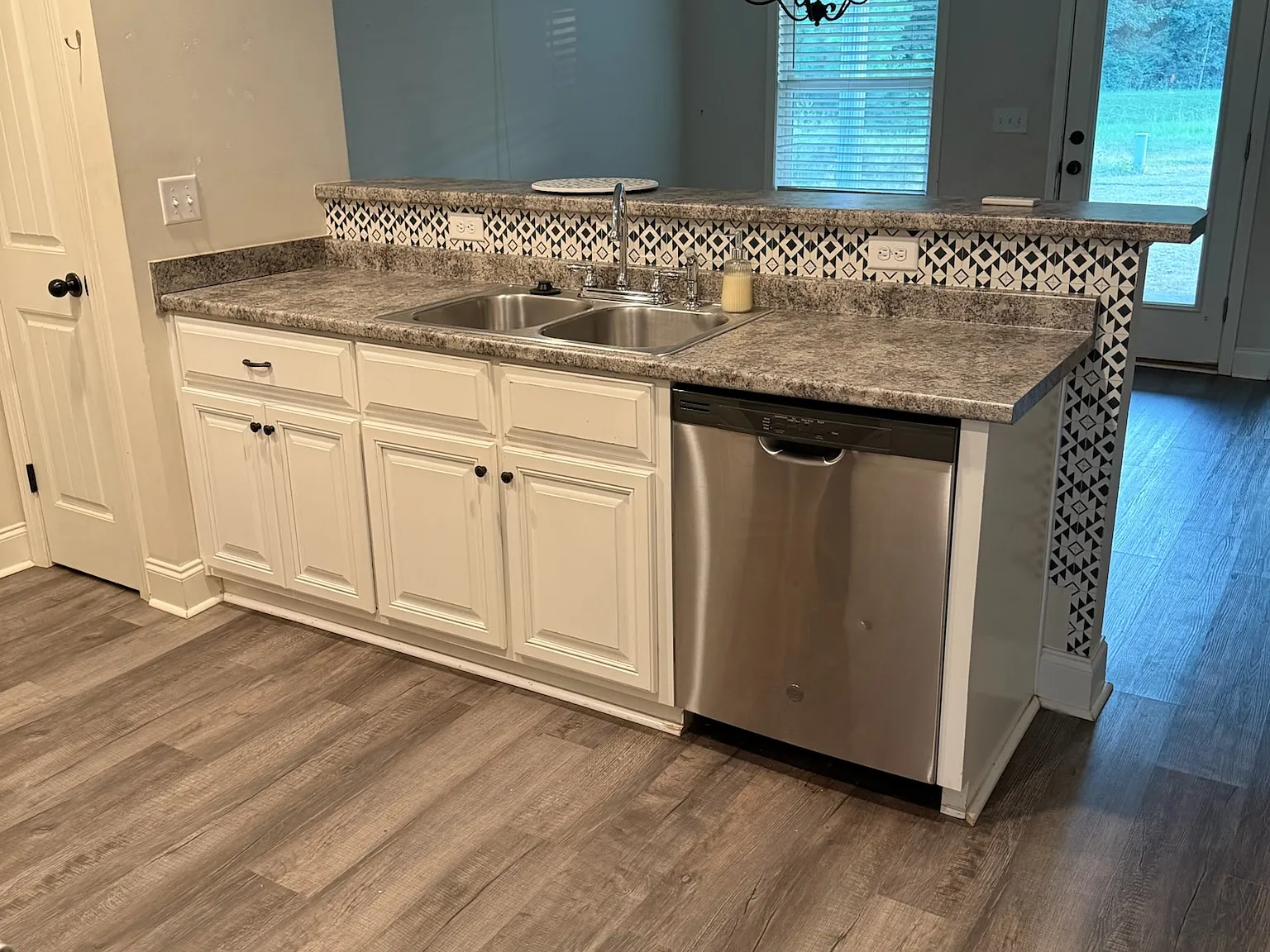 3 bed, 1354 sqft, $1,500 — Photo 4