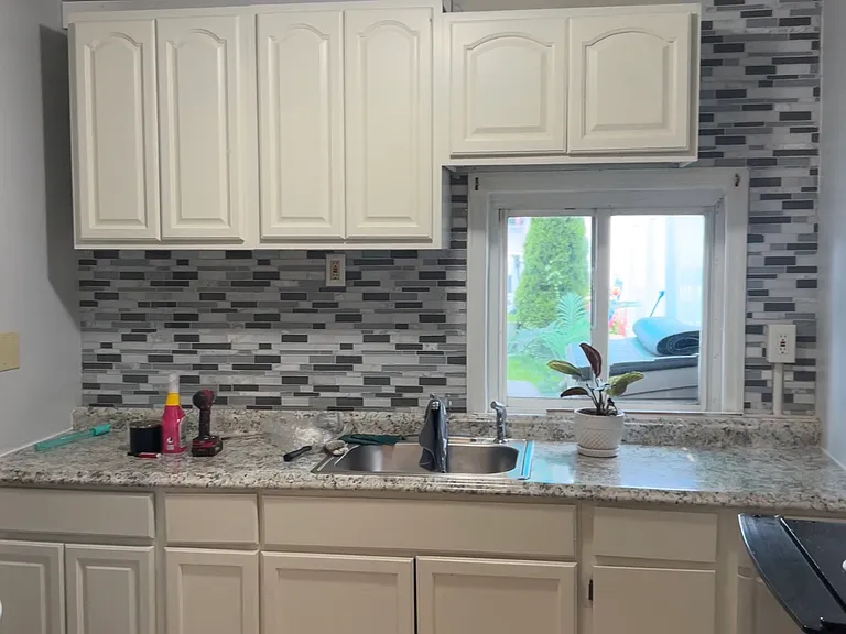 435 Effingham Ave #A — Photo 1