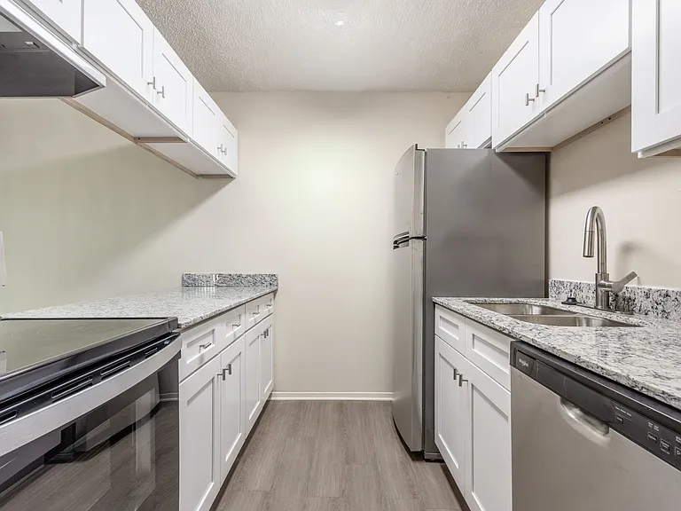 Acadia Park Apartments — Photo 16